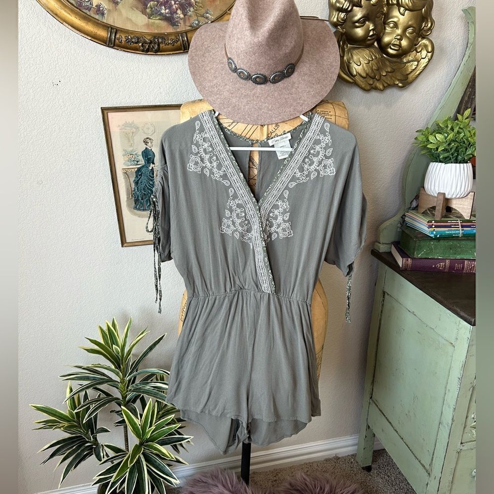 Flying Tomato Green Cream Boho Floral Trim Embroider Ruched Sleeve Romper Sz S